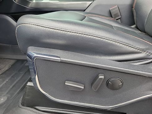 Used 2022 Ford F150 Lariat AWD/4WD image 12