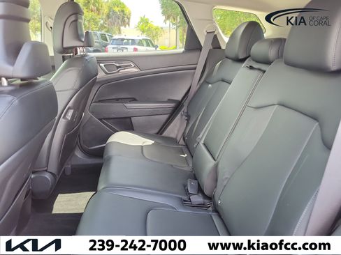 Certified 2023 Kia Sportage SX FWD image 11