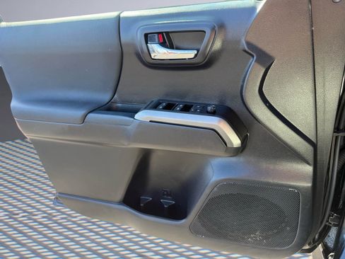 Used 2021 Toyota Tacoma TRD Sport AWD/4WD image 23