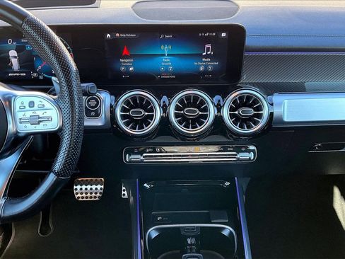 Used 2022 Mercedes-Benz GLB 35 AMG 4MATIC image 11