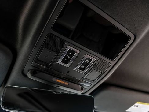 New 2026 Land Rover Defender 110 X-Dynamic SE AWD/4WD image 41
