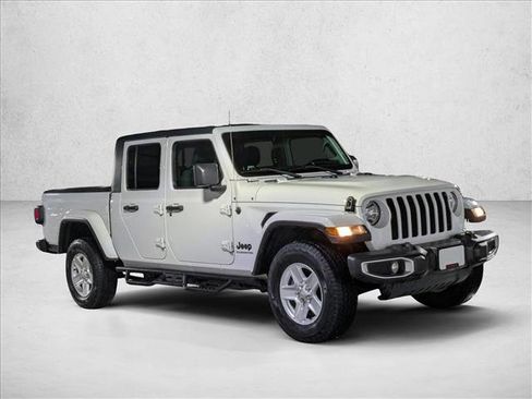 Used 2021 Jeep Gladiator Sport image 3