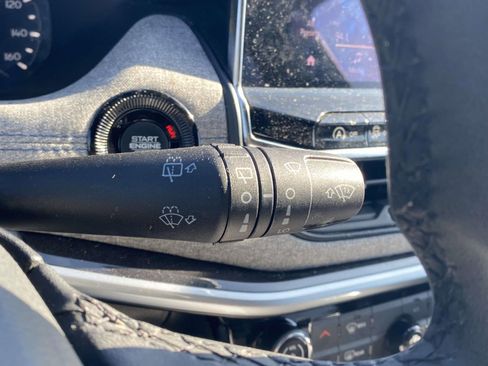 Used 2024 Jeep Compass Latitude image 27