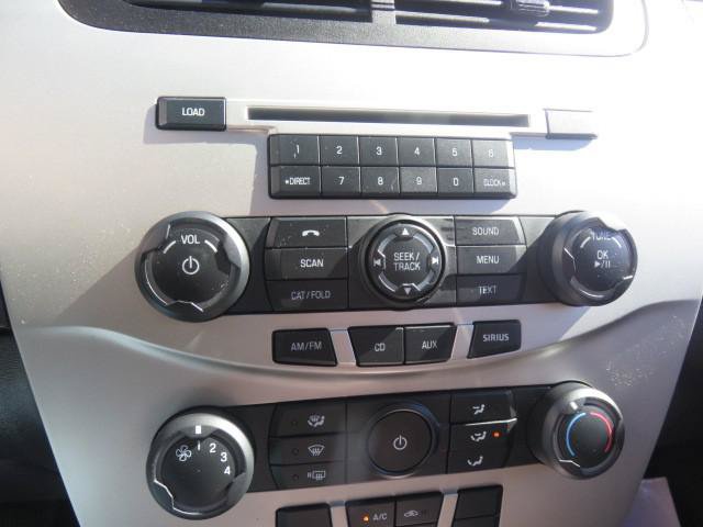 Used 2010 Ford Focus SE FWD image 16