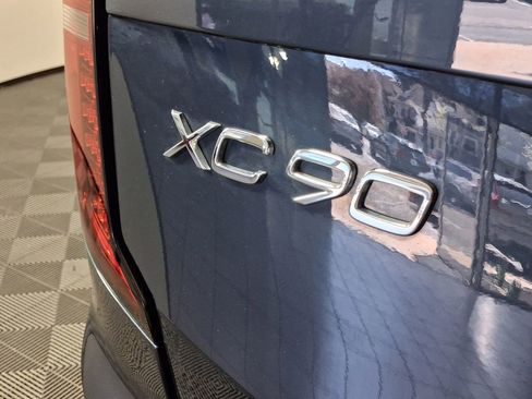 Used 2025 Volvo XC90 B6 Plus w/ Protection Package Premier image 10