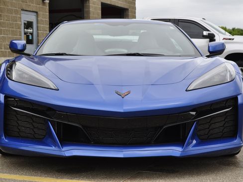 Used 2023 Chevrolet Corvette Z06 image 2