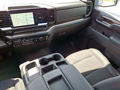 Used 2025 Chevrolet Silverado 1500 LT AWD/4WD image 12
