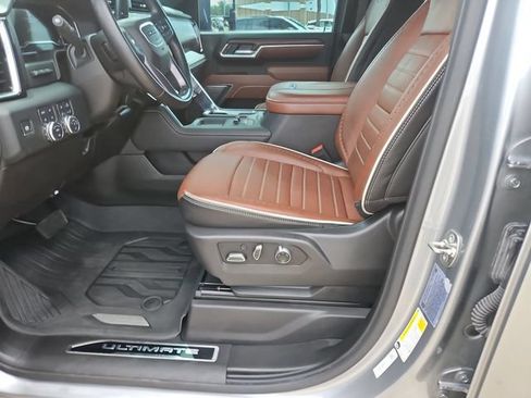 Used 2025 GMC Sierra 3500 Denali Ultimate AWD/4WD image 18