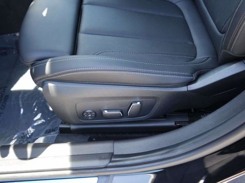 Used 2025 BMW 330i Sedan w/ Convenience Package RWD image 20