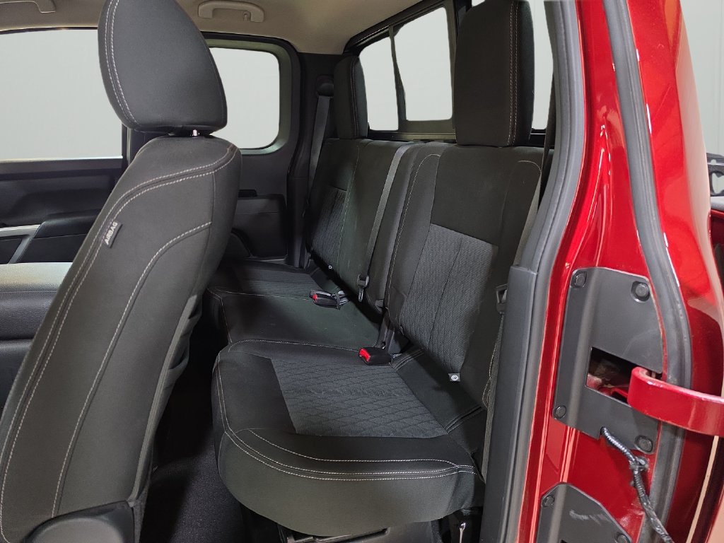 Used 2017 Nissan Titan SV AWD/4WD image 19