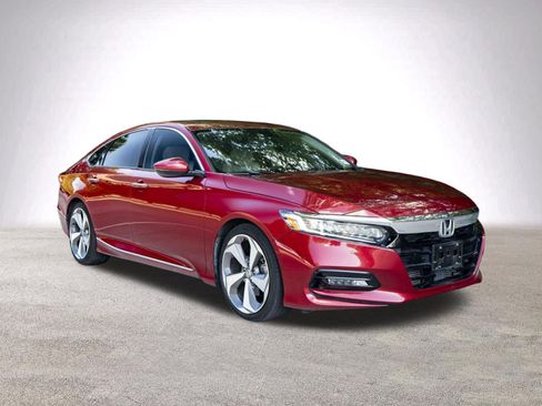 Used 2020 Honda Accord Touring image 2