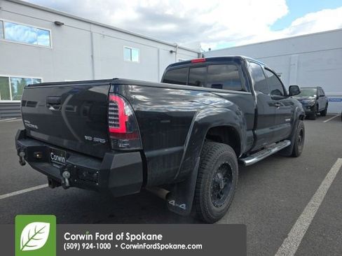 Used 2015 Toyota Tacoma 4x4 Access Cab V6 image 9