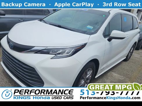 Used 2021 Toyota Sienna LE FWD image 1