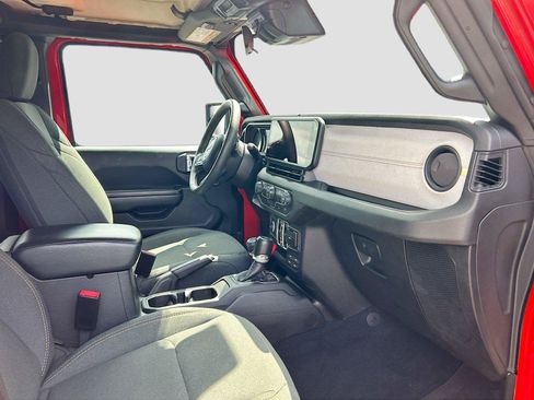 Used 2024 Jeep Wrangler Unlimited Sport AWD/4WD image 14