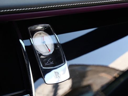 Used 2018 Rolls-Royce Wraith RWD image 14