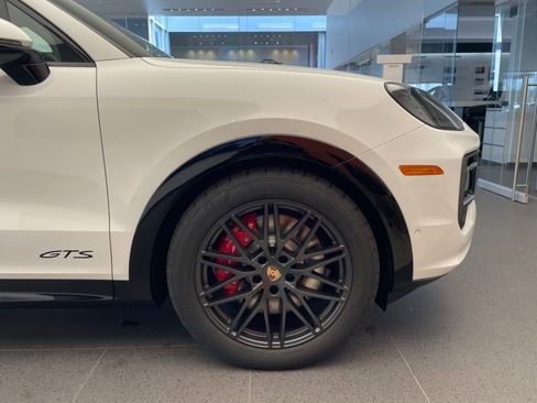 Used 2026 Porsche Cayenne GTS image 9