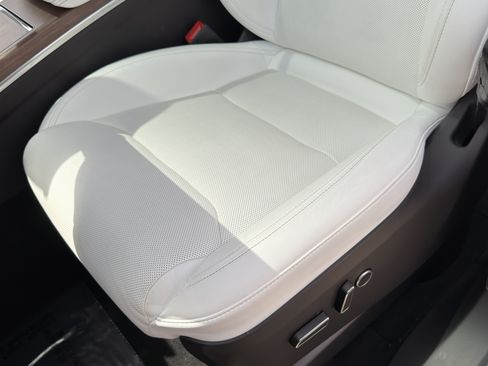 Used 2023 Tesla Model X AWD/4WD image 15