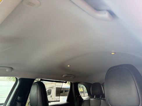 Used 2020 Jeep Cherokee Latitude Plus w/ Comfort/Convenience Group FWD image 10