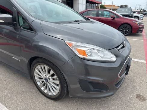 Used 2017 Ford C-MAX SE w/ Equipment Group 201A FWD image 2