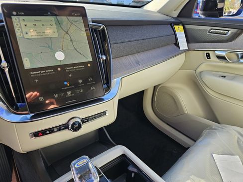 New 2026 Volvo XC90 B6 Ultra w/ Protection Package Premier image 13