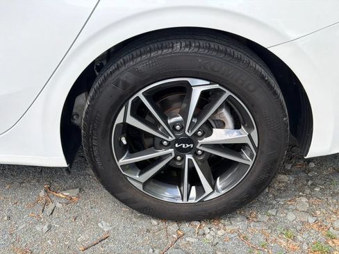 Used 2023 Kia Forte LXS FWD image 6