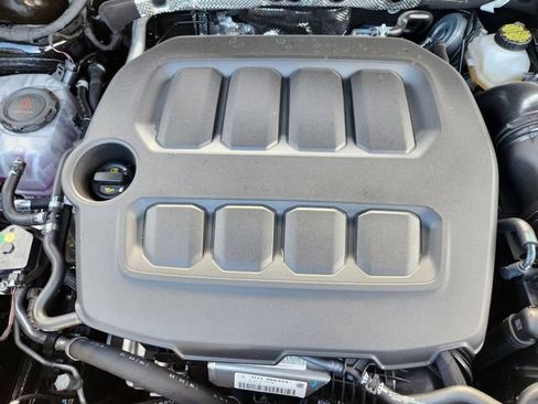 New 2025 Volkswagen Tiguan SE image 29