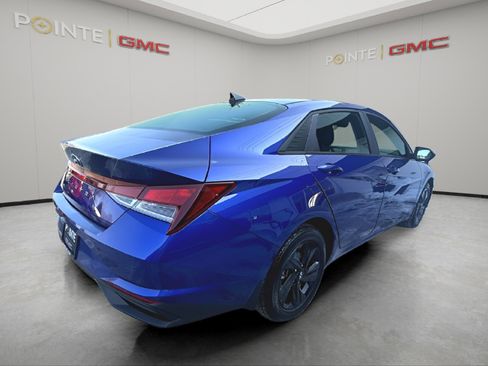 Used 2023 Hyundai Elantra SEL image 5