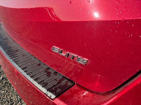 Used 2024 Honda Odyssey Elite image 4