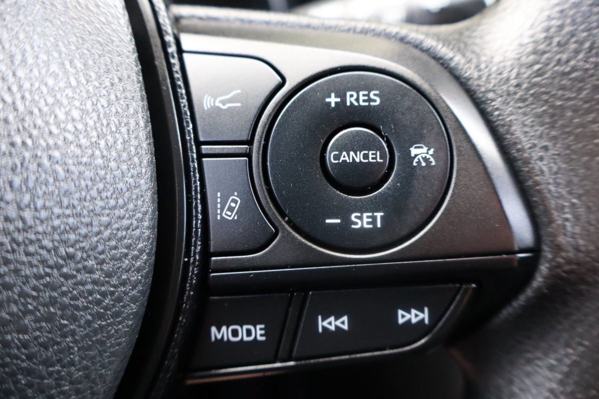 Used 2021 Toyota RAV4 LE w/ Carpet Mat Package (TMS) AWD/4WD image 30