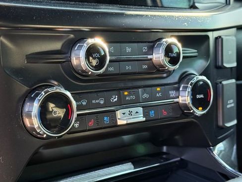 Used 2022 Ford F150 Lariat w/ Equipment Group 502A High image 23