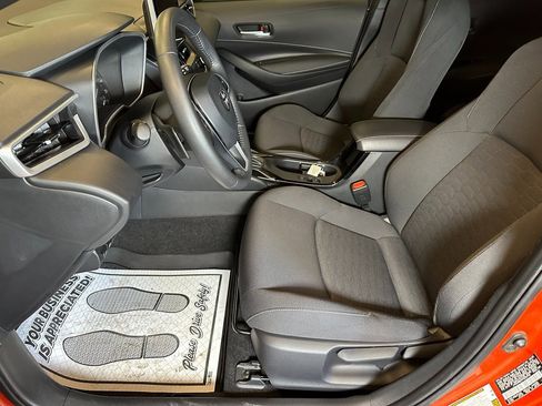Used 2023 Toyota Corolla SE image 19