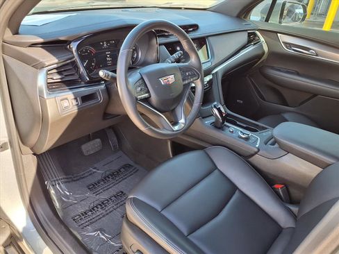 Certified 2024 Cadillac XT6 Luxury image 18