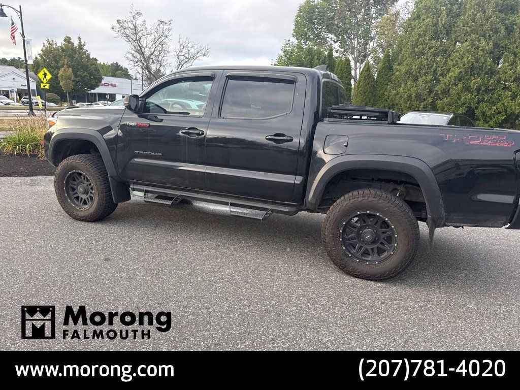 Used 2020 Toyota Tacoma TRD Off-Road w/ TRD Premium Off Road Package AWD/4WD image 9