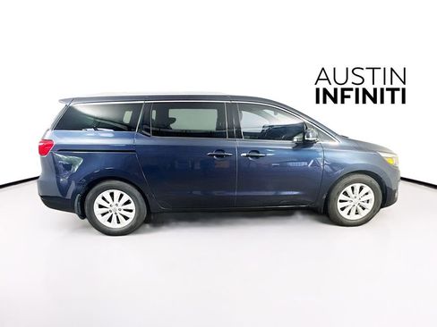 Used 2016 Kia Sedona EX image 8