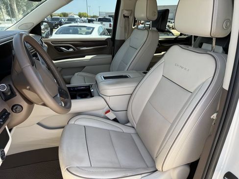 Used 2024 GMC Yukon XL Denali AWD/4WD image 25
