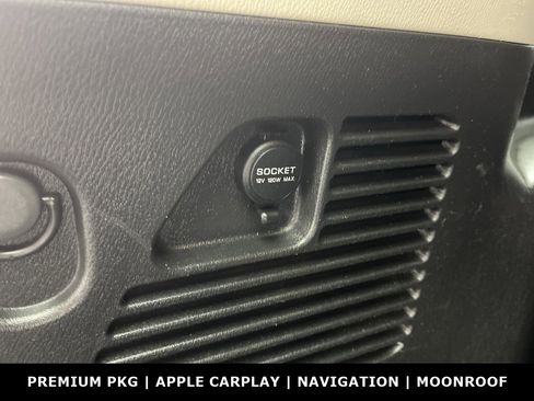 Used 2020 Nissan Armada SL w/ Premium Package image 31