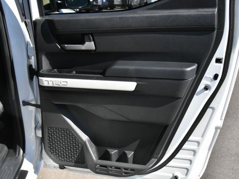 Used 2024 Toyota Tacoma TRD Off-Road image 44