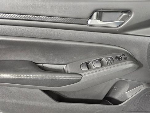 Used 2024 Nissan Altima 2.5 SV image 35