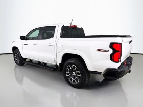 Used 2024 Chevrolet Colorado Z71 w/ Z71 Convenience Package 2 AWD/4WD image 6