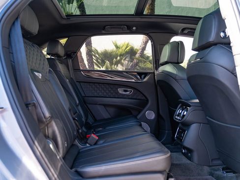 Used 2021 Bentley Bentayga Speed AWD/4WD image 22