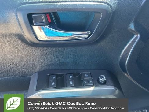 Used 2018 Toyota Tacoma TRD Sport w/ Exterior Package AWD/4WD image 11