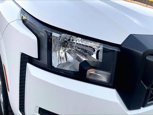 Certified 2023 Nissan Frontier S image 26