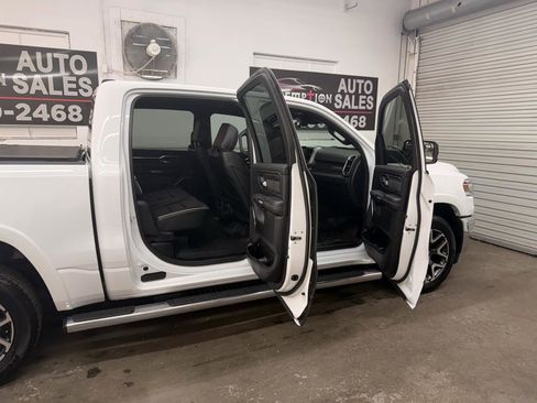 Used 2025 RAM 1500 Laramie AWD/4WD image 32