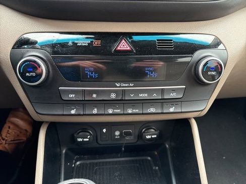 Used 2020 Hyundai Tucson Limited FWD image 12