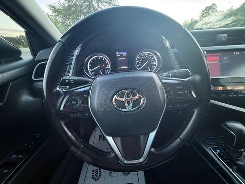 Used 2019 Toyota Camry SE FWD image 14