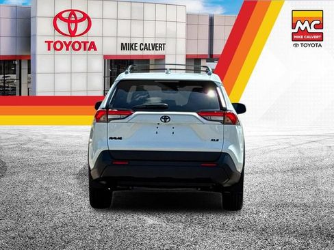 Used 2024 Toyota RAV4 XLE Premium FWD image 4