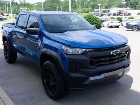 Used 2024 Chevrolet Colorado Trail Boss w/ Advanced Trailering Package AWD/4WD image 7