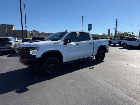 Used 2023 Chevrolet Silverado 1500 ZR2 w/ Technology Package image 7