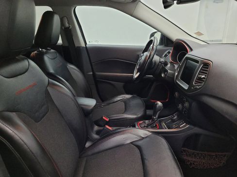 Used 2020 Jeep Compass Trailhawk AWD/4WD image 21