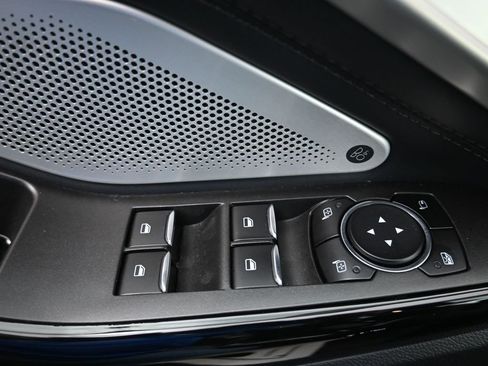 Used 2023 Ford Explorer Platinum w/ Technology Package image 19